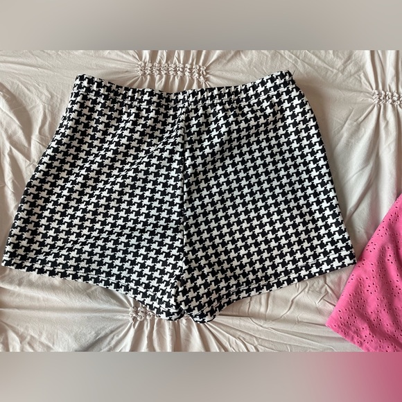 Summer Shorts Bundle! Size M - Picture 14 of 16